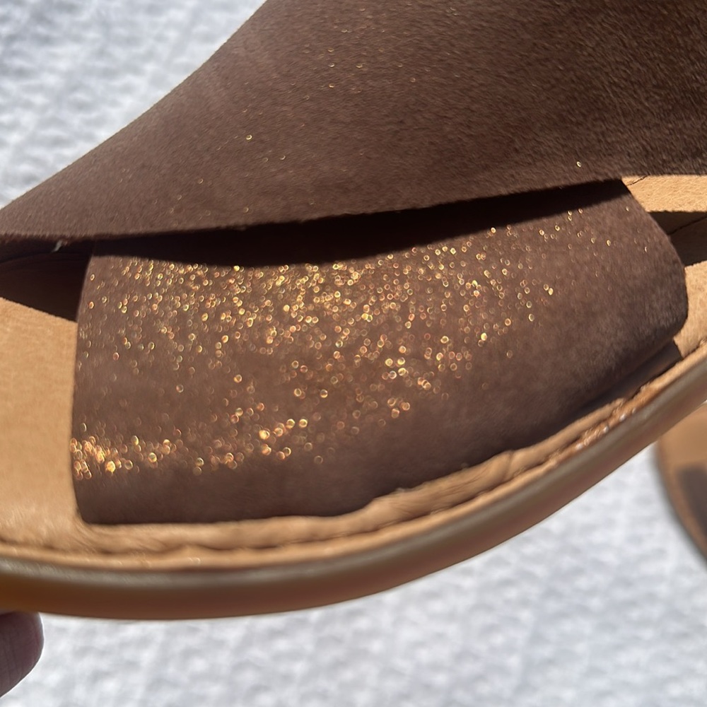 Born wrapped sandal taupe gold shimmer NEW - Picture 6 of 14